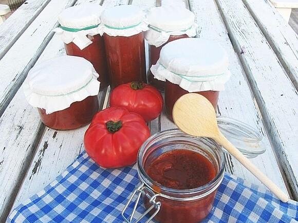 Ketchup z cukinii i selera słodko-ostry