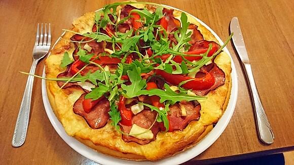 Pizza bezglutenowa na gotowym spodzie
