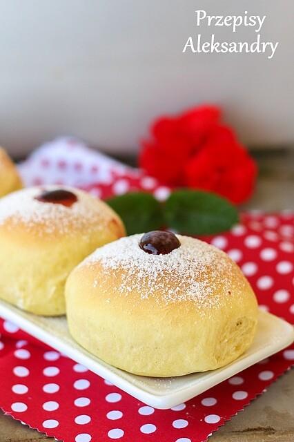 Pieczone pączki z dżemem
