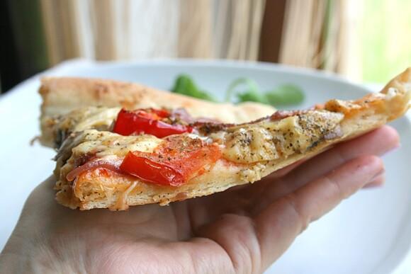 Szybkie i proste ciasto na pizzę bez rośnięcia
