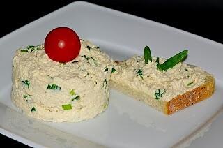 Pasta mięsna do pieczywa z kurczaka i szczypiorkiem