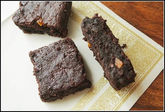Brownie bez glutenu i cukru z masłem i pomarańczą