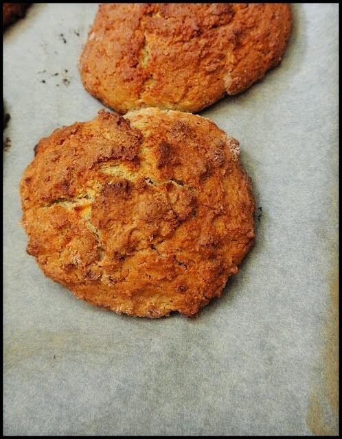 Scones pełnoziarniste z jogurtem i cytryną bez cukru