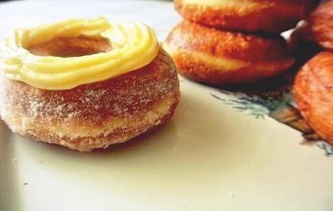 Cronuts wyjątkowe pączki - przepis na chrupiące ciasto z crème pâtissière