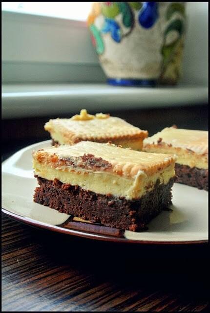 Brownie z kremem budyniowym i polewą cytrynową