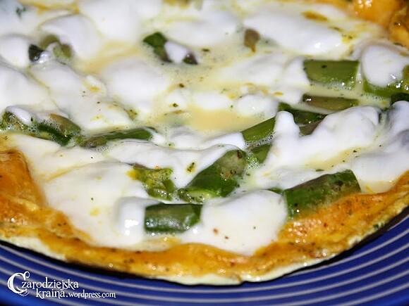 Frittata ze szparagami i mozzarellą