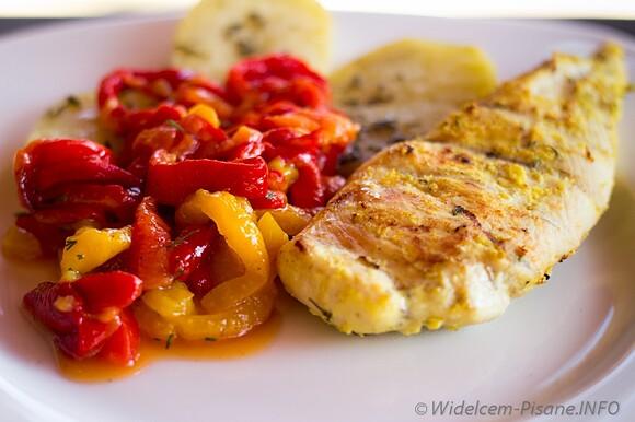 Grillowany kurczak w jogurtowej marynacie