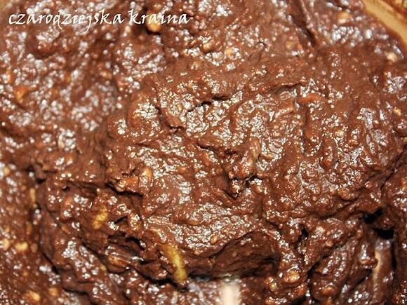 Nutella z awokado i orzechami laskowymi