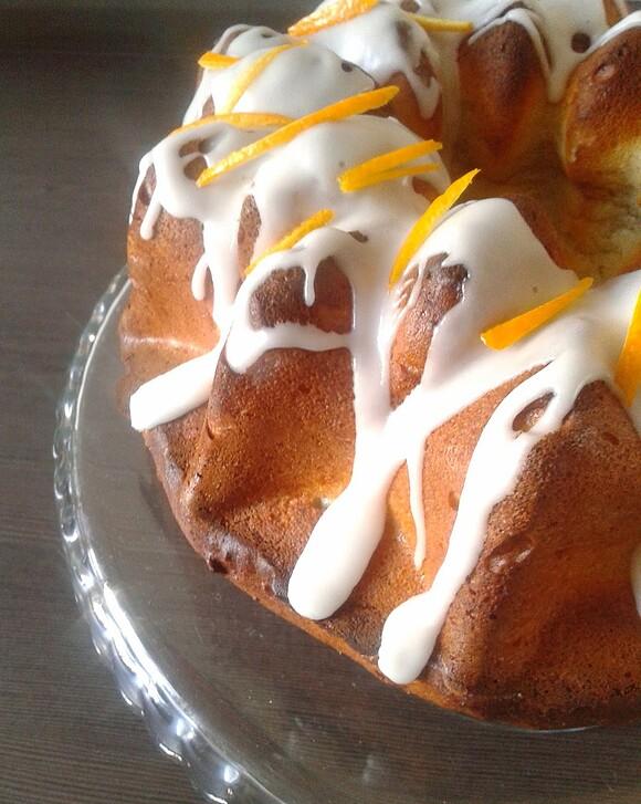 Babka twarogowa z kokosową polewą