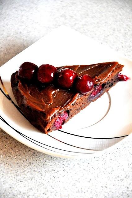 Czekoladowe brownie z wiśniami