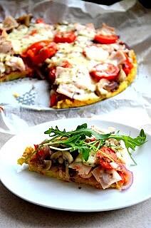 Pizza na spodzie z kaszy jaglanej