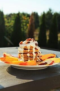 Pełnoziarniste tropikalne pancakes z wiórkami kokosowymi