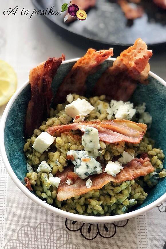 Pęczotto z boczkiem i pesto