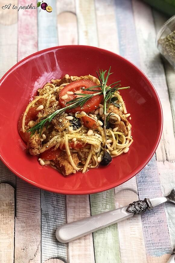Fit lunch do pracy: makaron z cukinią i indykiem