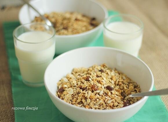 Granola chrupiąca i świeża