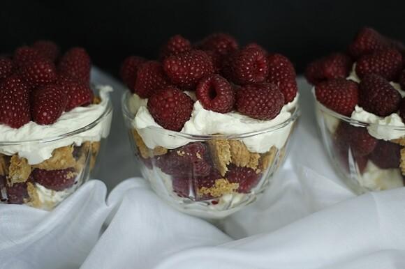 Maliny z musem mascarpone