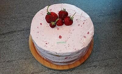 Tort z truskawkami