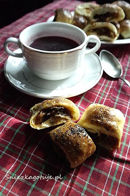 Paszteciki do barszczu z kimchi