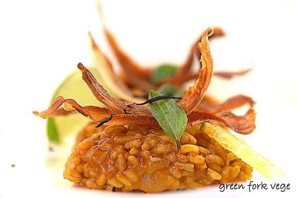 Risotto z papryką i pomidorami