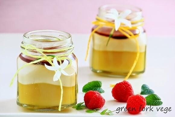 Mango panna cotta