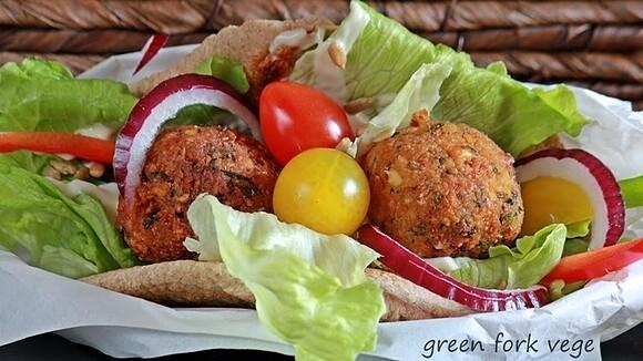 Falafel - orientalna przekąska i danie główne