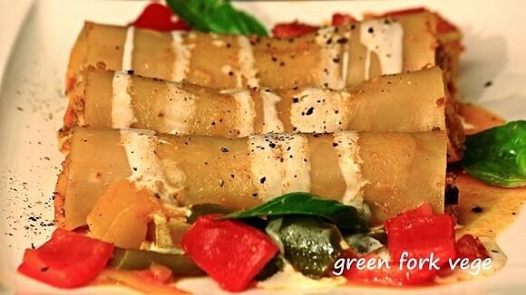 Cannelloni z tofu w sosie paprykowym