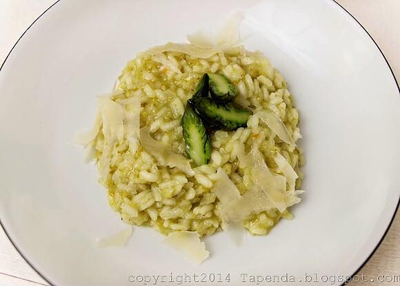 Risotto z sezonowymi szparagami