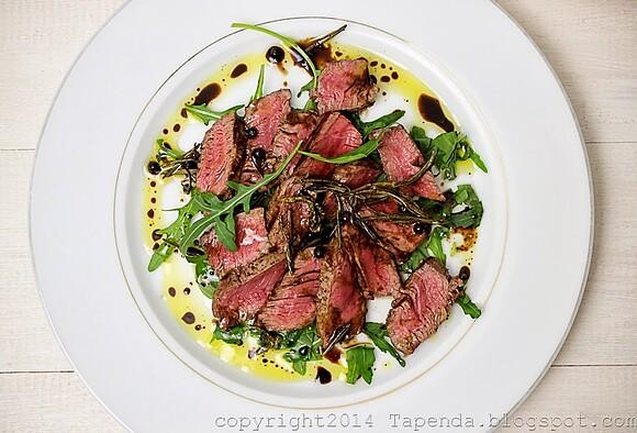 Tagliata Wołowa z Rukolą