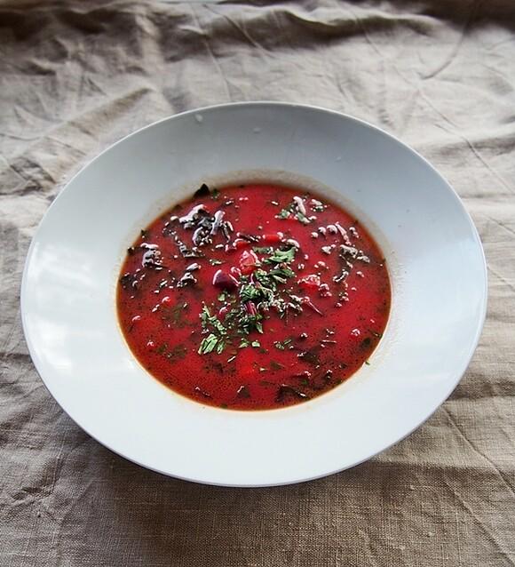 Zupa botwinkowa z mlekiem kokosowym i imbirem