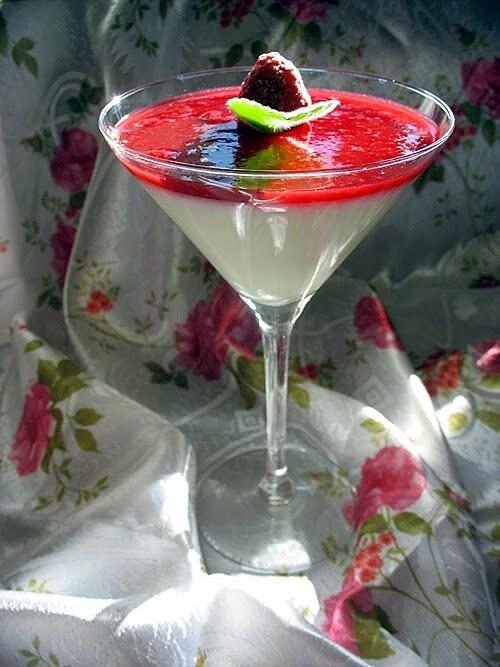 Dietetyczna panna cotta z jogurtem