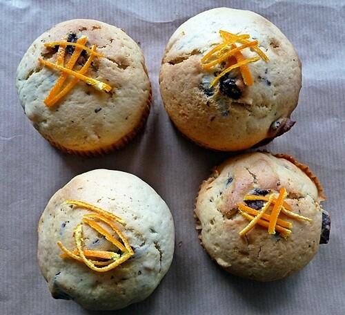 Muffinki z gorzką czekoladą i pomarańczą