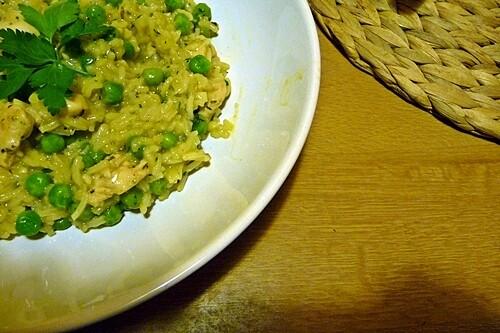 Risotto z groszkiem kurczakiem i tymiankiem