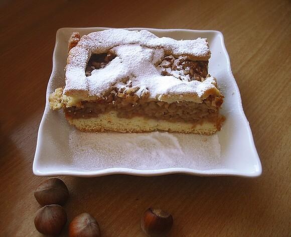 Szarlotka z jabłkami i cynamonem