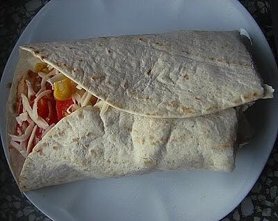 Tortilla z kurczakiem i warzywami