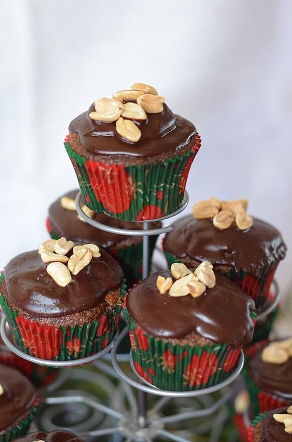 Makowe muffinki z fistaszkami