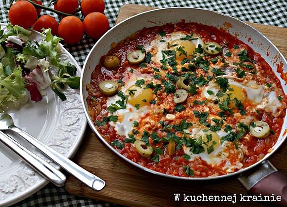 Szakszuka jajka w pomidorach