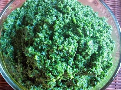 Pesto z selera naciowego z cytryną i czosnkiem