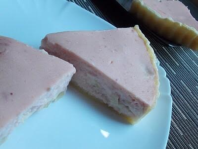 Tarta francuska z truskawkami i bananami