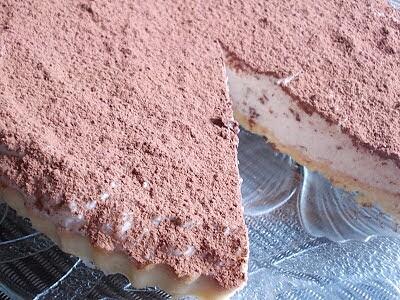 Tarta z mascarpone i kawałkami czekolady