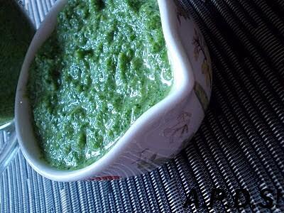 Pesto ze szpinaku i szczypiorku