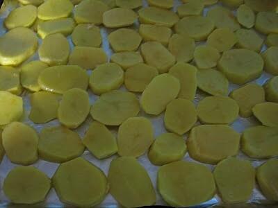 Pieczone talarki ziemniaczane w marynacie
