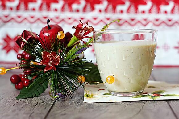 Korzenny eggnog z rumem