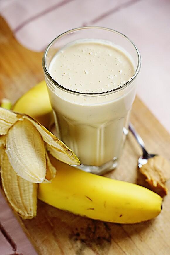 Banana peanut butter smoothie