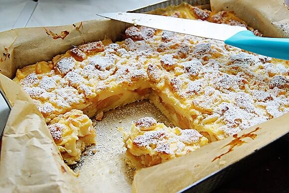 Jabłecznik z budyniem