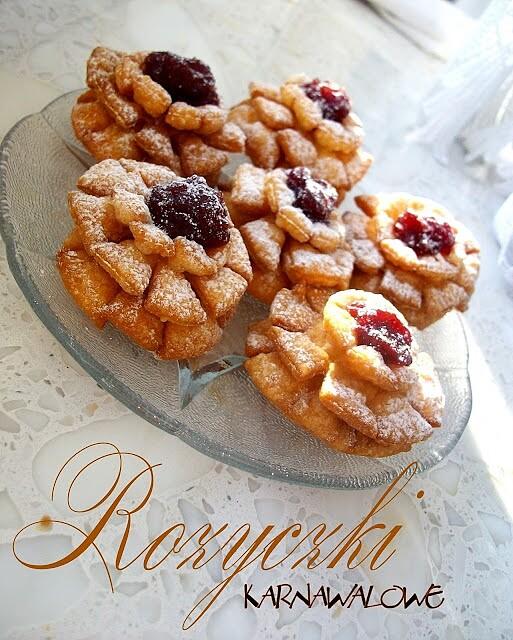 Różyczki karnawałowe z ciasta faworkowego