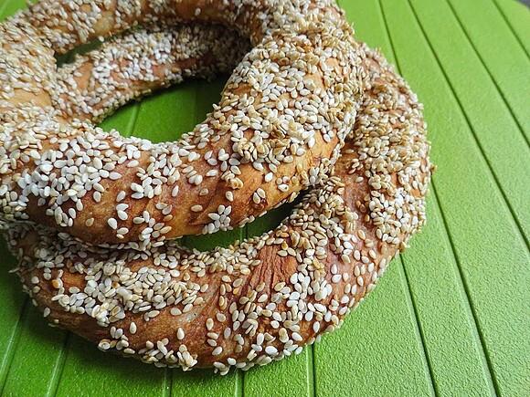 Tureckie simit - obwarzanki z mąki pszennej