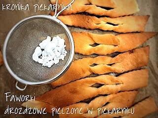 Faworki drożdżowe z piekarnika