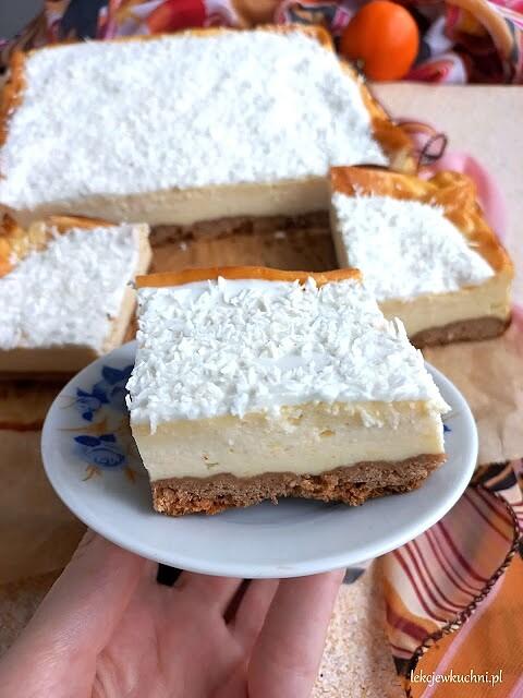 Sernik cytrynowy z polewą śmietanową