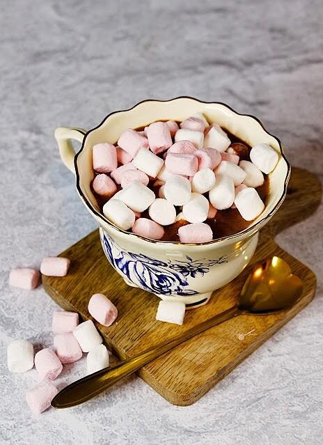 Gorąca czekolada z piankami marshmallow