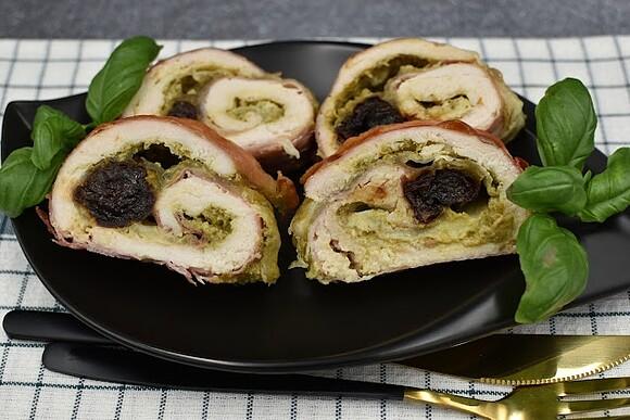 Rolada drobiowa z pesto i mozzarellą